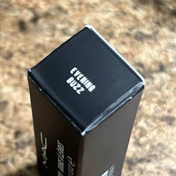 🌙♣️HP! Mac Evening Buzz Matte Lipstick - Picture 8 of 8
